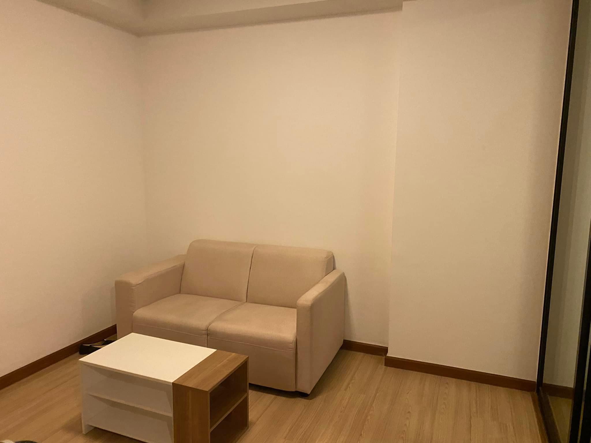 ปล่อยเช่าคอนโด J Condo Sathorn-Kallaprapruk (เจ คอนโด สาทร-กัลปพฤกษ์) - 1ห้องนอน 1ห้องน้ำ 1ห้องนั่งเล่น - ขนาดห้อง 31 ตรม. ชั้น 4 ตึก A ชั้นเดียวกับสระว่าย ฟิตเน็ต