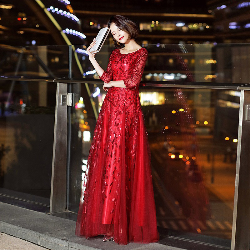 kudapy เดรสยาว ชุดราตรียาวสีแดง/สีครีมทอง/สีน้ำเงิน เดรสออกงานปักลายใบไม้แขนสามส่วน กระโปรงทรงหางปลา เรียบหรูดูแพง สวยดูดี แบบสวยทันสมัย ใส่ออกงาน