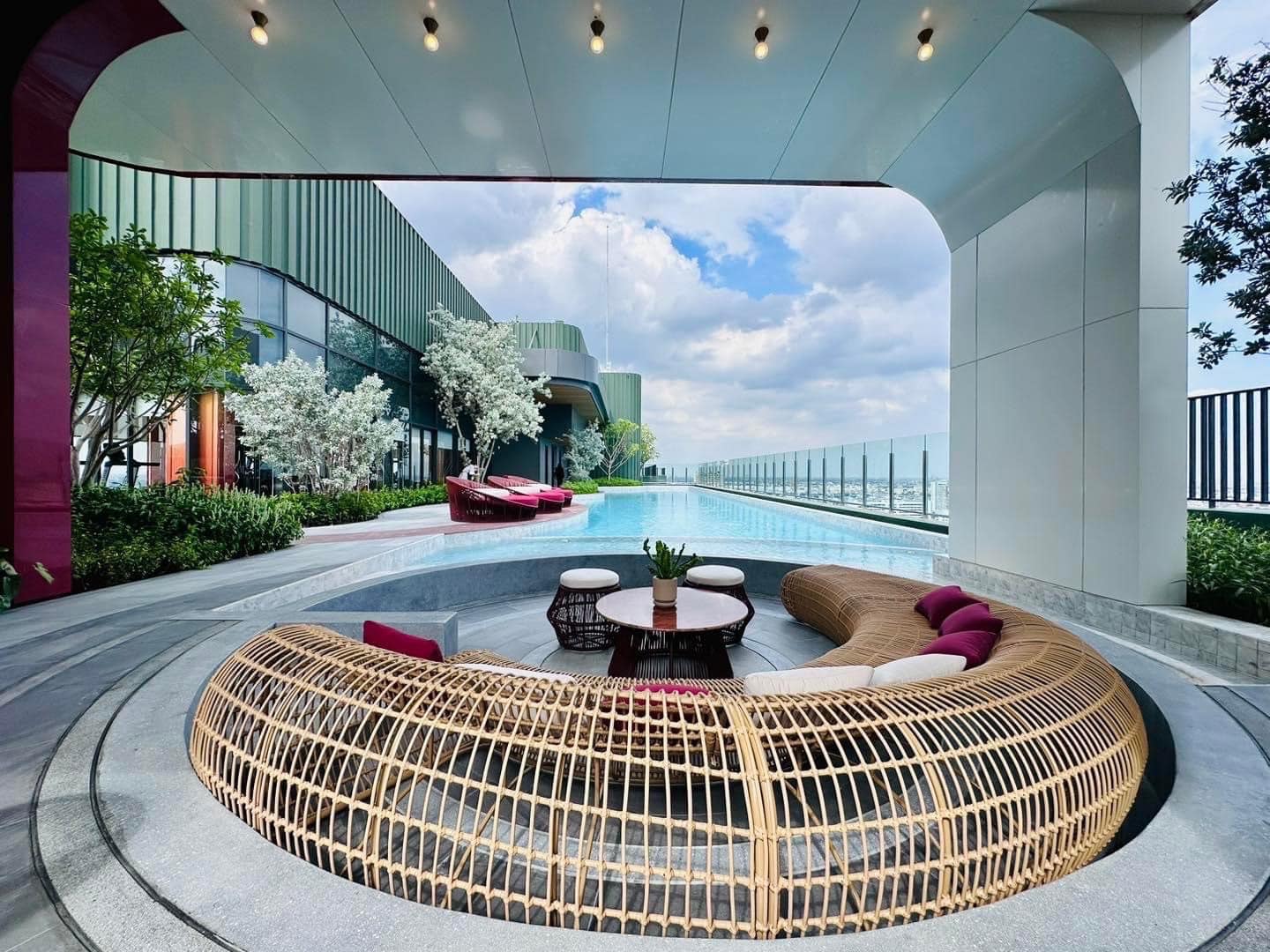 ปล่อยเช่าคอนโด THE LINE VIBE Phahonyothin (เดอะ ไลน์ ไวบ์ พหลโยธิน) - ห้องใหม่ผู้เช่ารายแรก 1ห้องนอน 1ห้องน้ำ 1ห้องนั่งเล่น - ใกล้ BTS ห้าแยกลาดพร้าว - ขนาดห้อง 37 ตรม. ชั้น 19