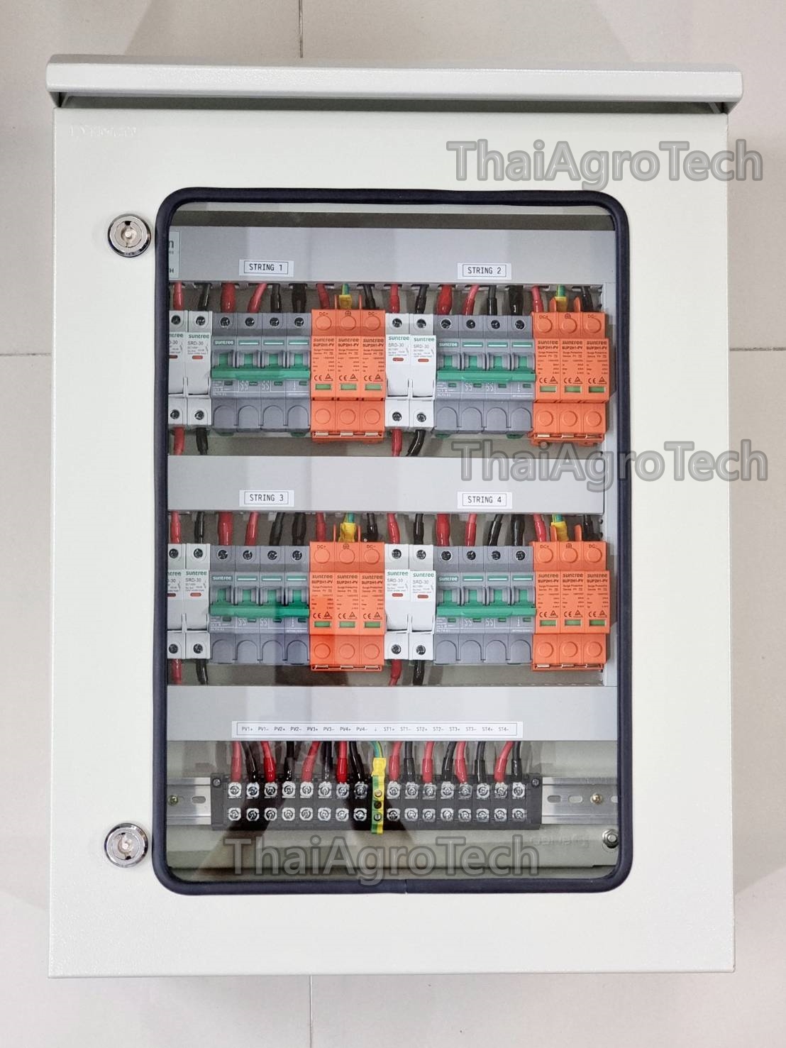 ตู้ดีซีคอมบายเนอร์ 4 สตริงสำหรับระบบโซล่าเซลล์เบรกเกอร์ซํนทรี 1000V DC combiner box 4string Ongrid, Hybrid, Offgrid system (ตู้กระจกสองชั้นกันน้ำแบบมีหลังคา IP45)