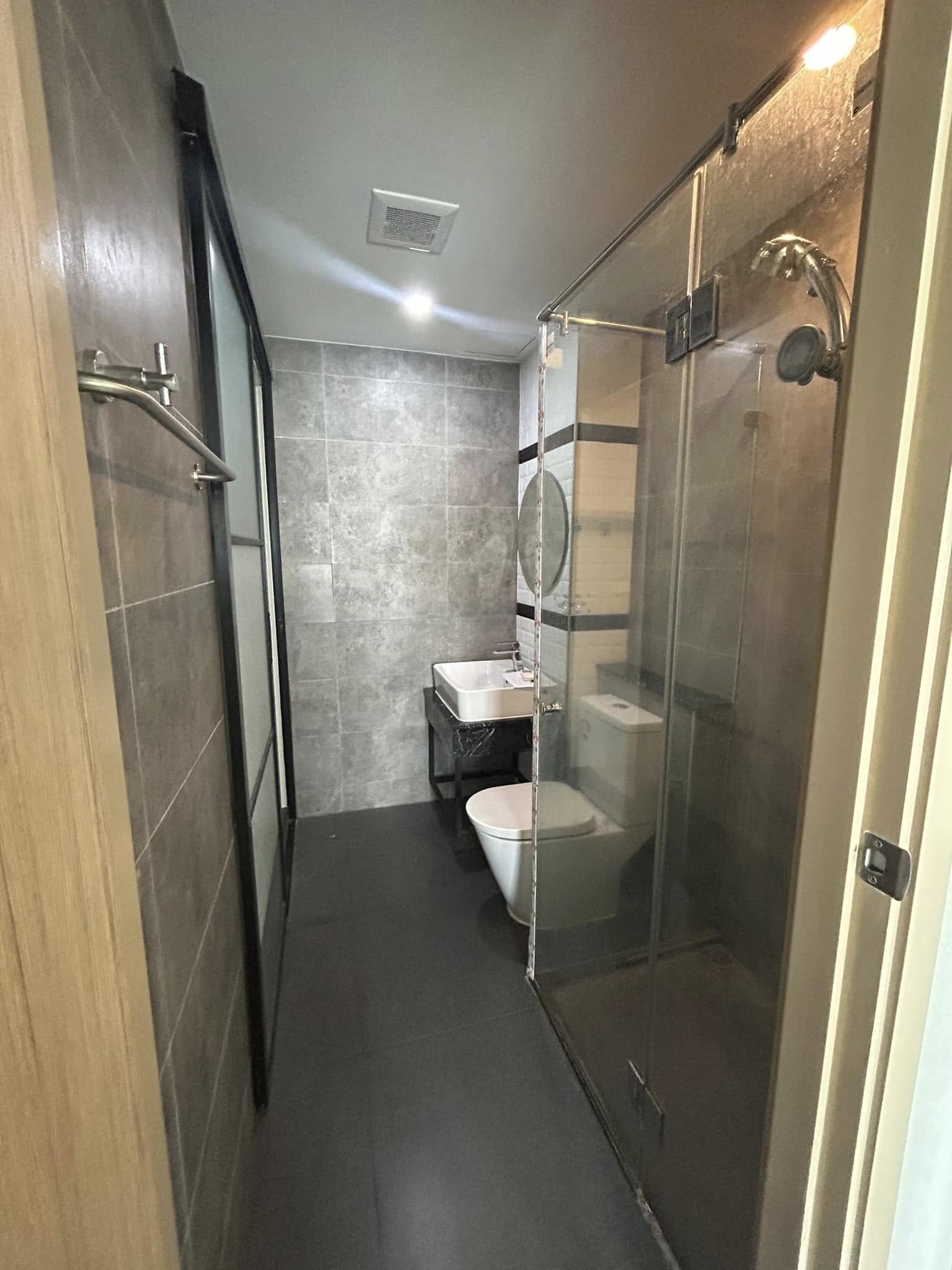 ปล่อยเช่า Brix Condominium (บริกซ์ คอนโดมิเนียม) จรัญ64 - โซนพื้นที่ MRT สิริธร 1ห้องนอน 1ห้องน้ำ 1ห้องนั่งเล่น - ขนาดห้อง 28 ตรม. ชั้น 4 - ให้เช่า 12,000 ต่อเดือน