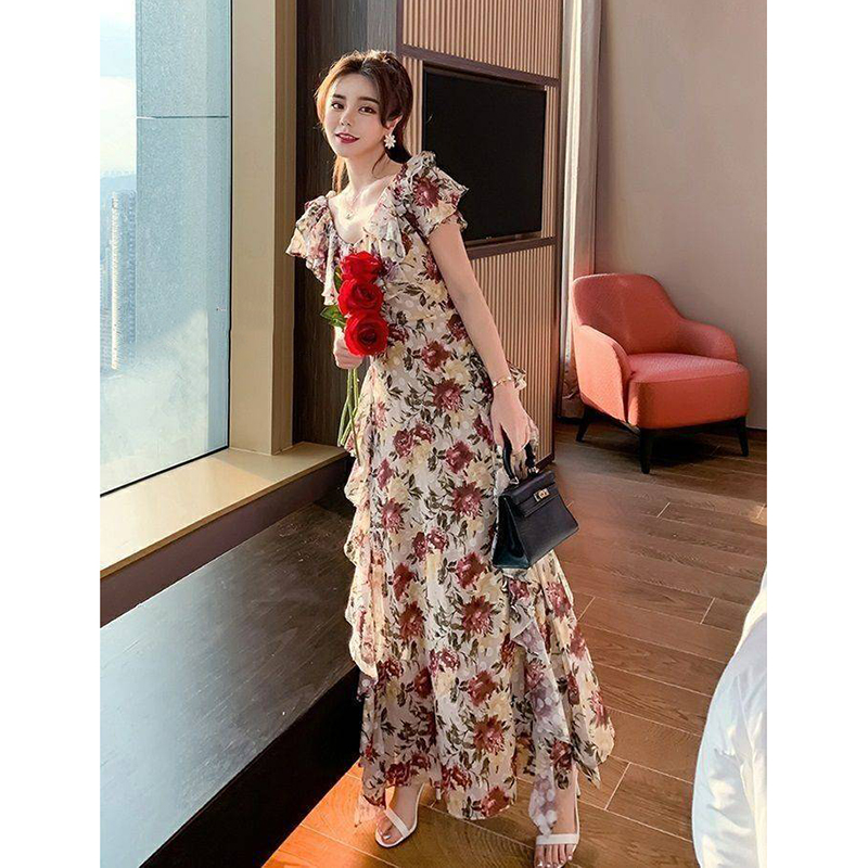 kudapy เดรสยาวสีครีม ผ้าชีฟองเกาหลีเนื้อดี ใช้ผ้าดีเกรดเอราคาสูง ผ้ามี Texture สวยเป็นประกายเล็กน้อย พิมพ์ลายดอกไม้ทั้งชุด