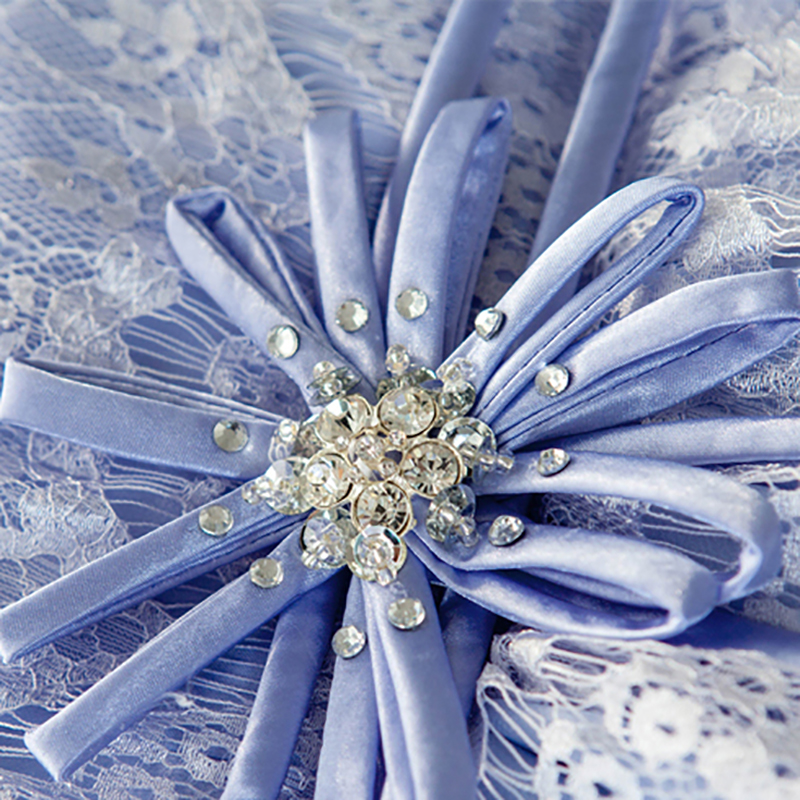 kudapy ชุดราตรียาวสีม่วง เกาะอก คล้องคอ กระโปรงจับจีบ สวยหวานด้วยลูกไม้ช่วงอก (ซิปหลัง)