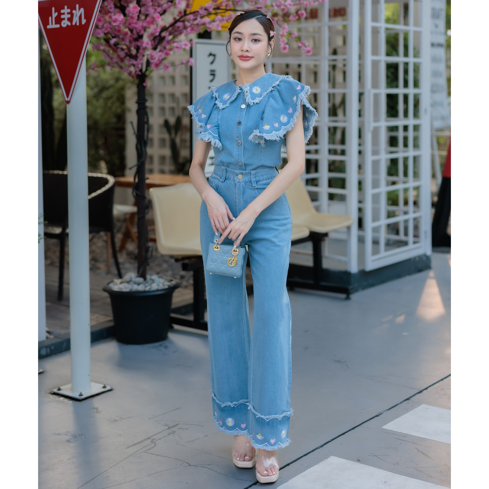kudapy ชุดเซตยีนส์ 2 ชิ้น งานปักดอกไม้ ผ้ายีนส์เนื้อดี ใส่สบาย สียีนส์อ่อน