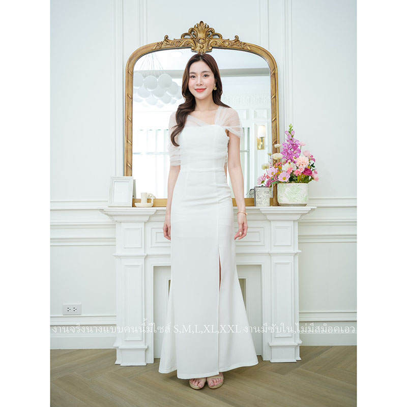kudapy kudapy เดรสยาวสีขาว ปาดไหล่มุ้ง แต่งผ้าซีทรู กระโปรงยาวผ่าหน้า สำหรับงานชุดราตรี ชุดไปงาน