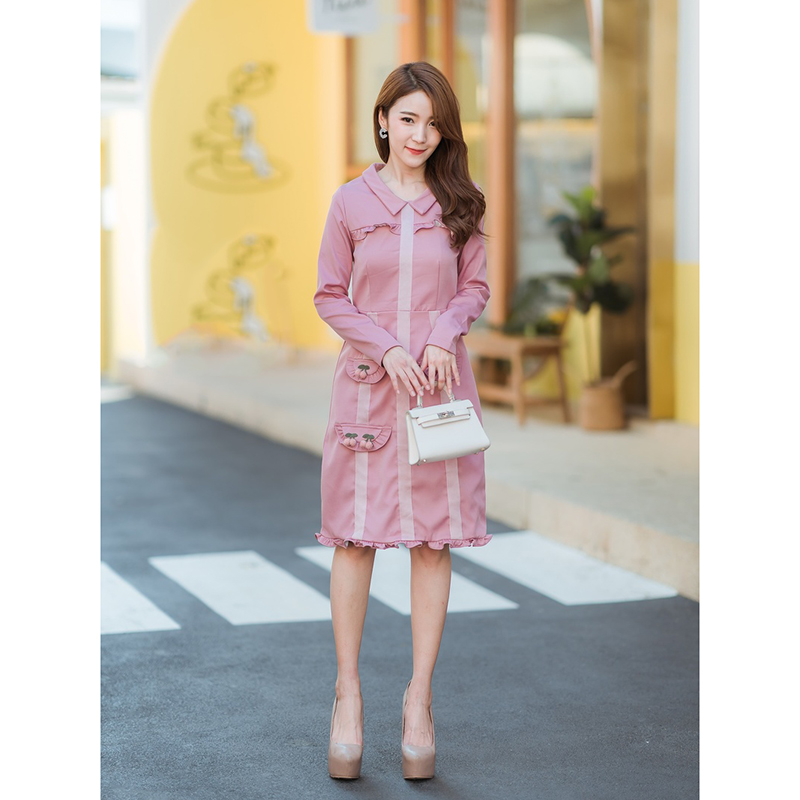 kudapy เดรสสั้นสีชมพู ปกแขนยาวแต่งเชอรี่สวยใส่แล้วดูดี