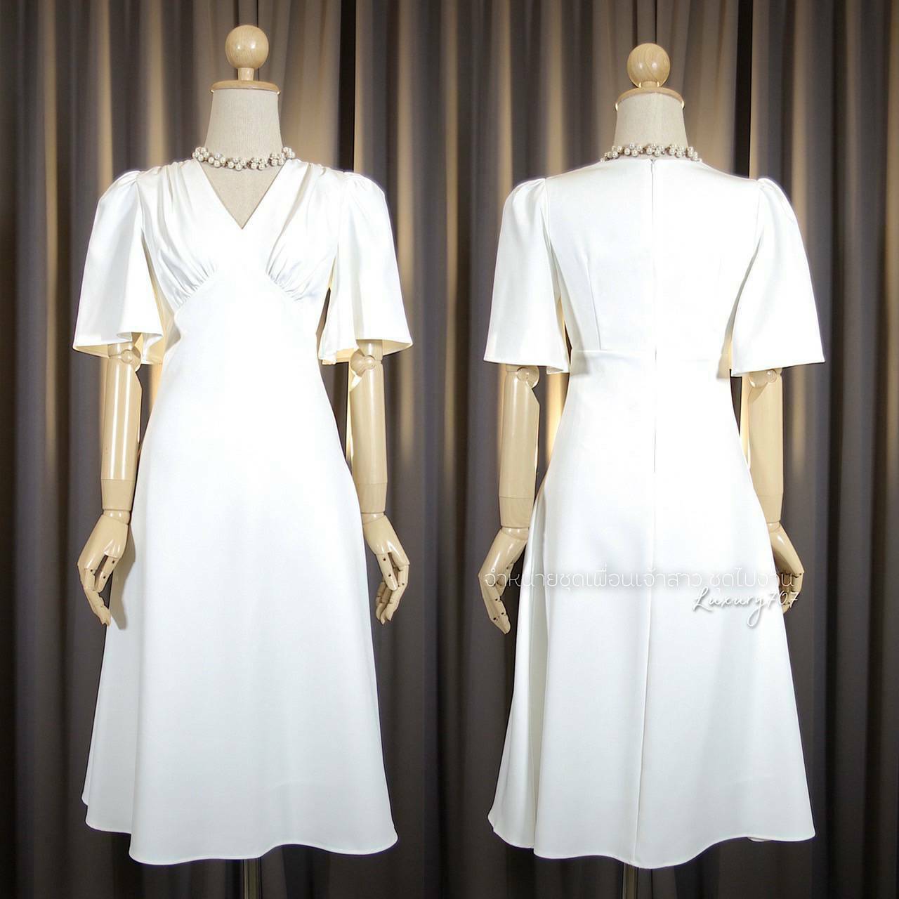 kudapy เดรสสั้นสีชมพูกลีบบัว,สีส้ม,สีครีม ,สีแดงเลือดหมู, สีขาว,สีน้ำเงินกรมท่า,สีเขียวมิ้นท์ คอวี แขนกระดิ่ง คัตติ้ง เอวสูงปรี๊ด กระโปรงบานตีเกร็ดเอว