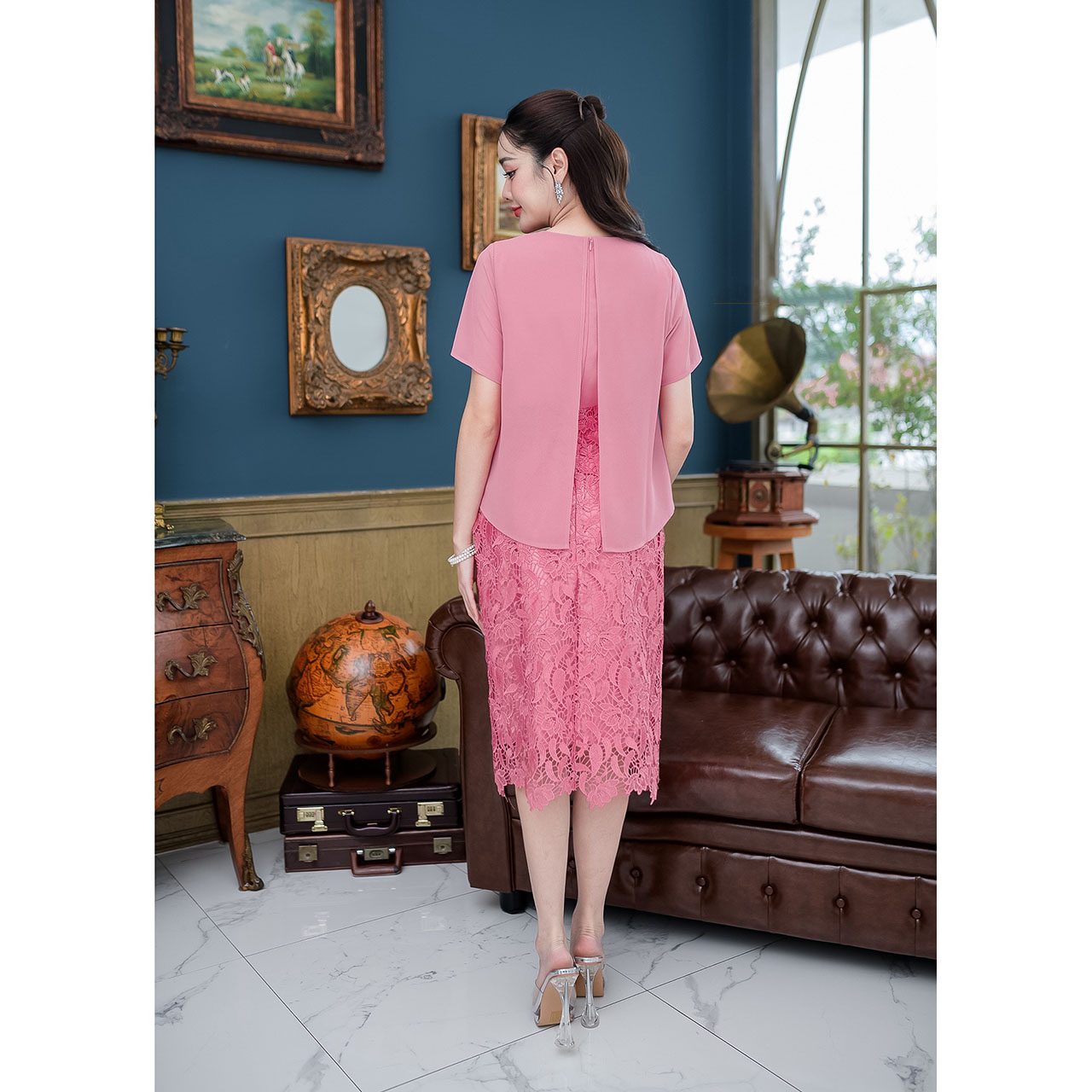 kudapy เดรสสั้นสีเขียว(มิ้น)/สีชมพูกลีบบัว ลูกไม้เรียบแต่หรู กระโปรงใช้ผ้าลูกไม้ปาด้าคอตตอนเกรดสวยทอลาย เป็นทรงตรงสอบได้ลุคหรูหรา