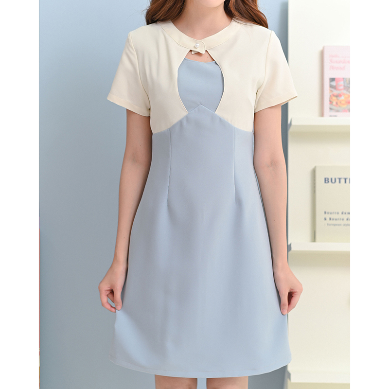 kudapy เดรสสั้นสีโอรส/สีฟ้าอ่อน ทรงเอแขนสั้น แต่งสีเสื้อตัวนอก แต่งกระดุมมุกที่คอเพิ่มความสวย