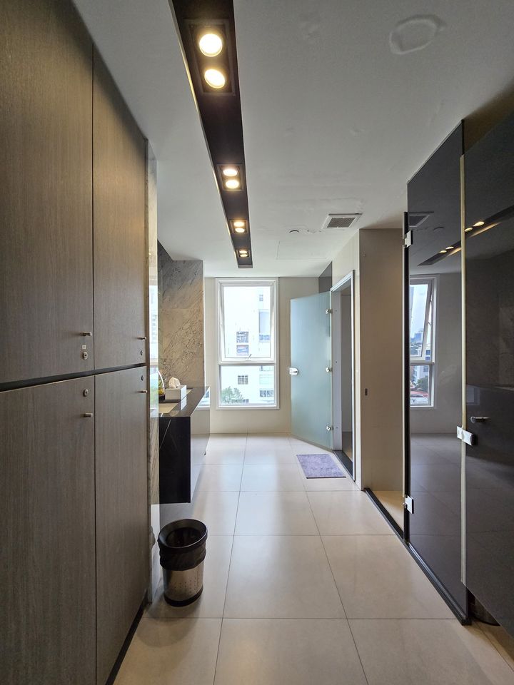 สนใจชมห้องติดต่อได้เลย Line ID: Smile-easy ปล่อยเช่าคอนโด HQ Thonglor by Sansiri (เฮชคิว บาย แสนสิริ) - 1ห้องนอน 1ห้องน้ำ 1ห้องนั่งเล่น - ใกล้ BTS ทองหล่อ - ขนาดห้อง 50 ตรม. ชั้น 26