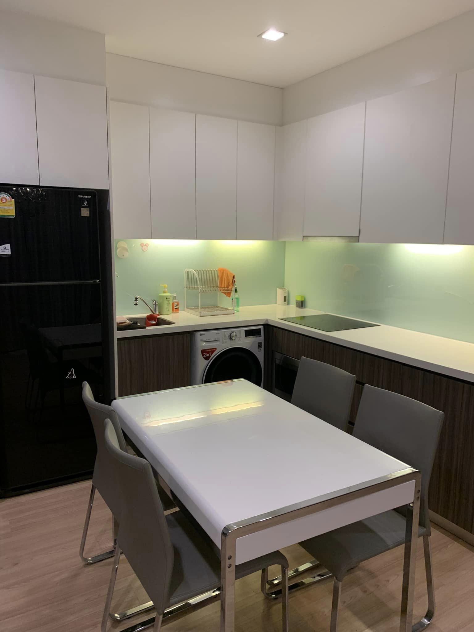 ปล่อยเช่าคอนโด Urbano Absolute Sathon - Taksin (เออบาโน่ แอบโซลูท สาทร - ตากสิน) - 2ห้องนอน 2ห้องน้ำ 1ห้องนั่งเล่น 2ระเบียง - ใกล้ BTS กรุงธนบุรี / ไอคอนสยาม - ขนาดห้อง 75 ตรม. ชั้น 14