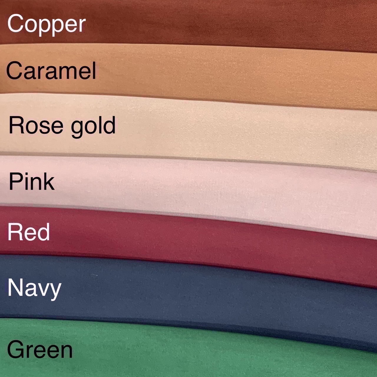 kudapy เดรสยาวสีกรม/สีเขียว/สีแดง อกไขว้วี แขนตุ๊กตายาว จับจีบเอว กระโปรงทรงสอบ ผ่าหน้าเดินสะดวก เนื้อผ้าโพลีผสม spendex