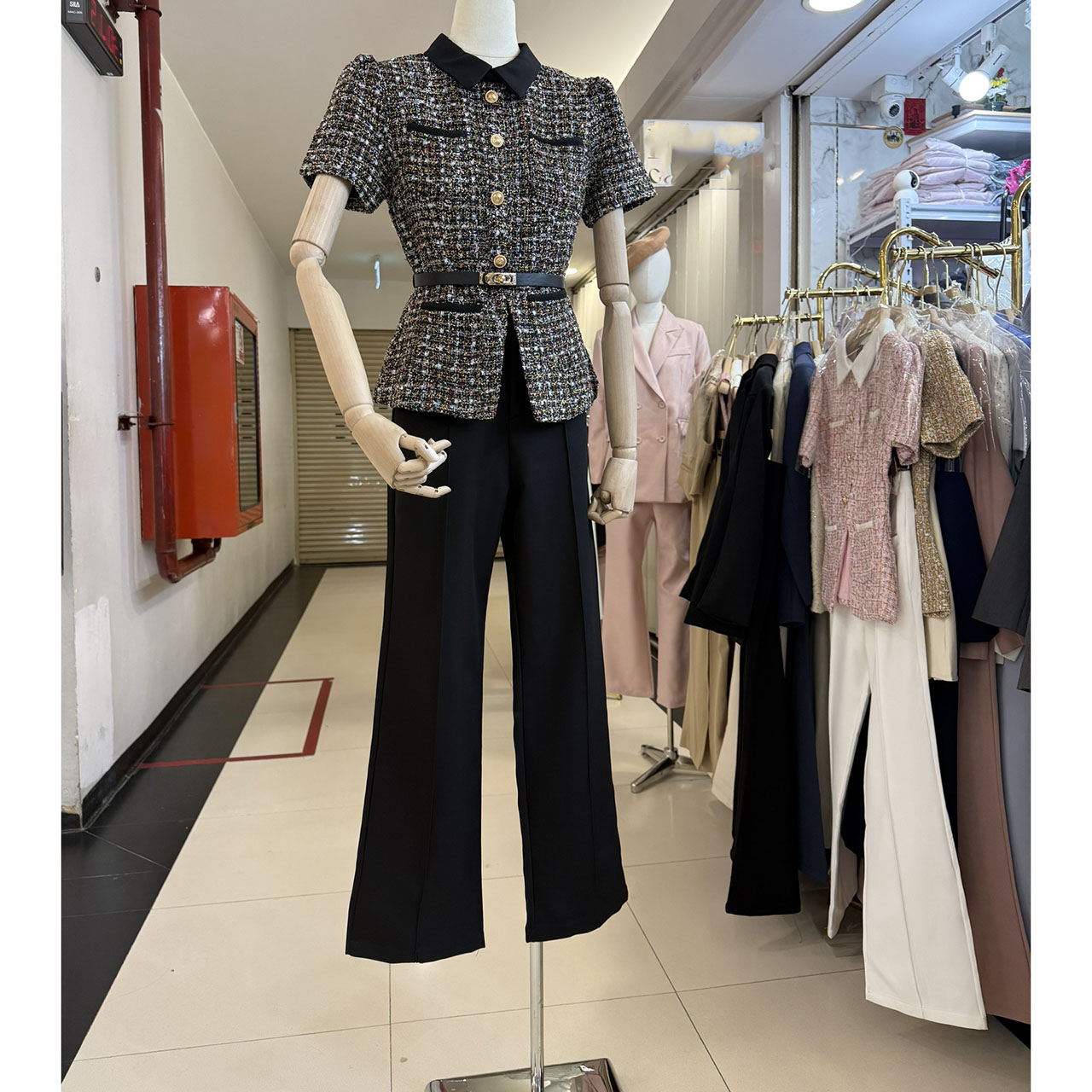 kudapy ชุดเซ็ท 3 ชิ้น เสื้อทวิตแขนสั้น + กางเกง มาพร้อมเข็มขัด เสื้อทวีตแขนสั้น คอปก