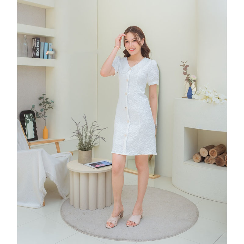 kudapy เดรสสั้นสีน้ำตาล/สีม่วง/สีขาว คอบัว แต่งแขนตุ๊กตา ทรงเข้ารูป ปลายกระโปรงบาน