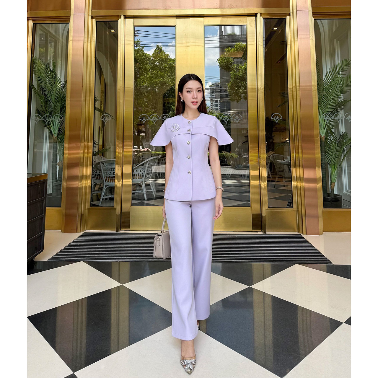 kudapy เซ็ทเสื้อแขนล้ำผ้าพรีเมี่ยม เสื้อเป็นทรงเข้ารูป เป็นเสื้อทรงแขนล้ำกระดุมหน้าเป็นกระดุมดอกไม้จริง