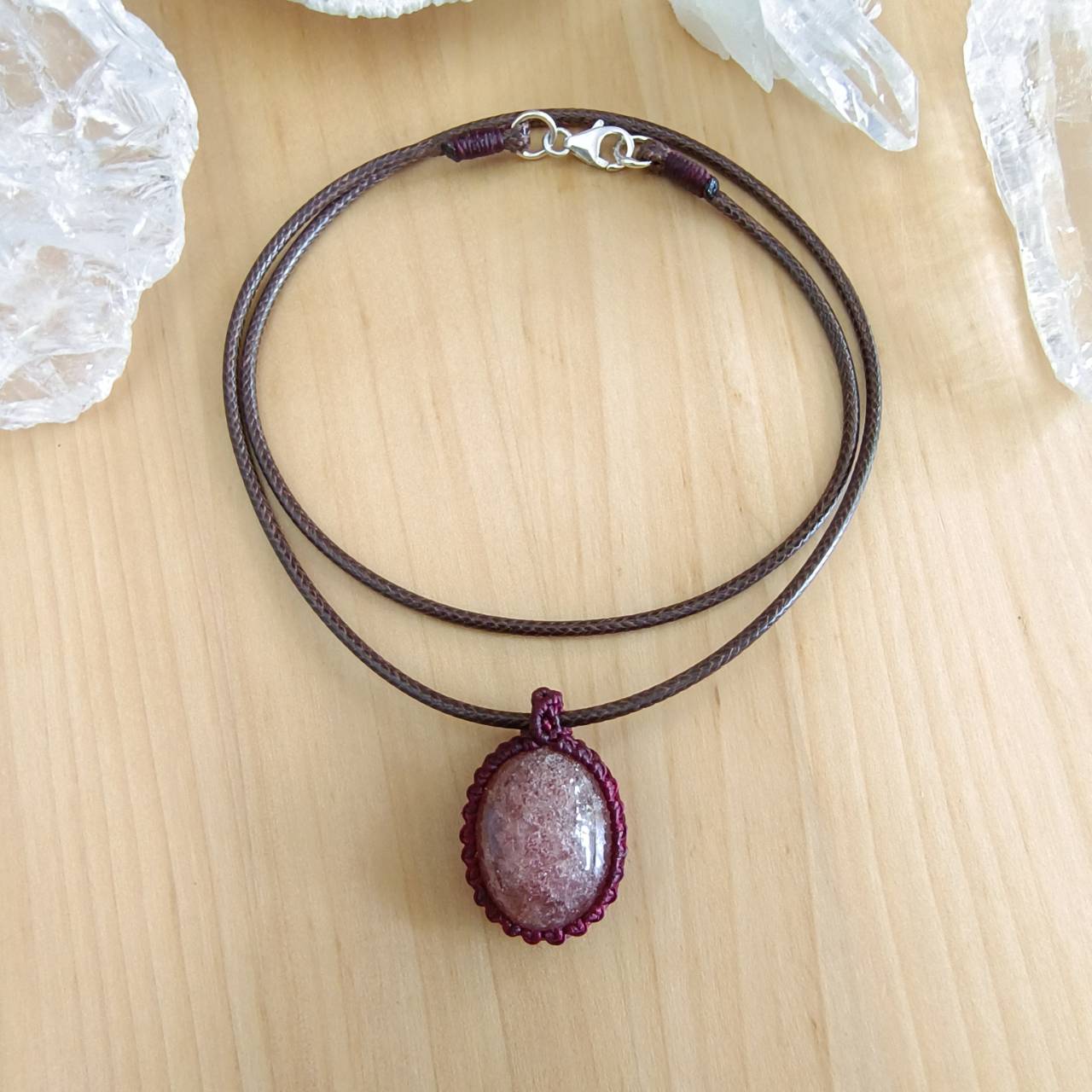สร้อยคอเชือกจี้หินสตอเบอรี่ควอตซ์ Strawberry Quartz