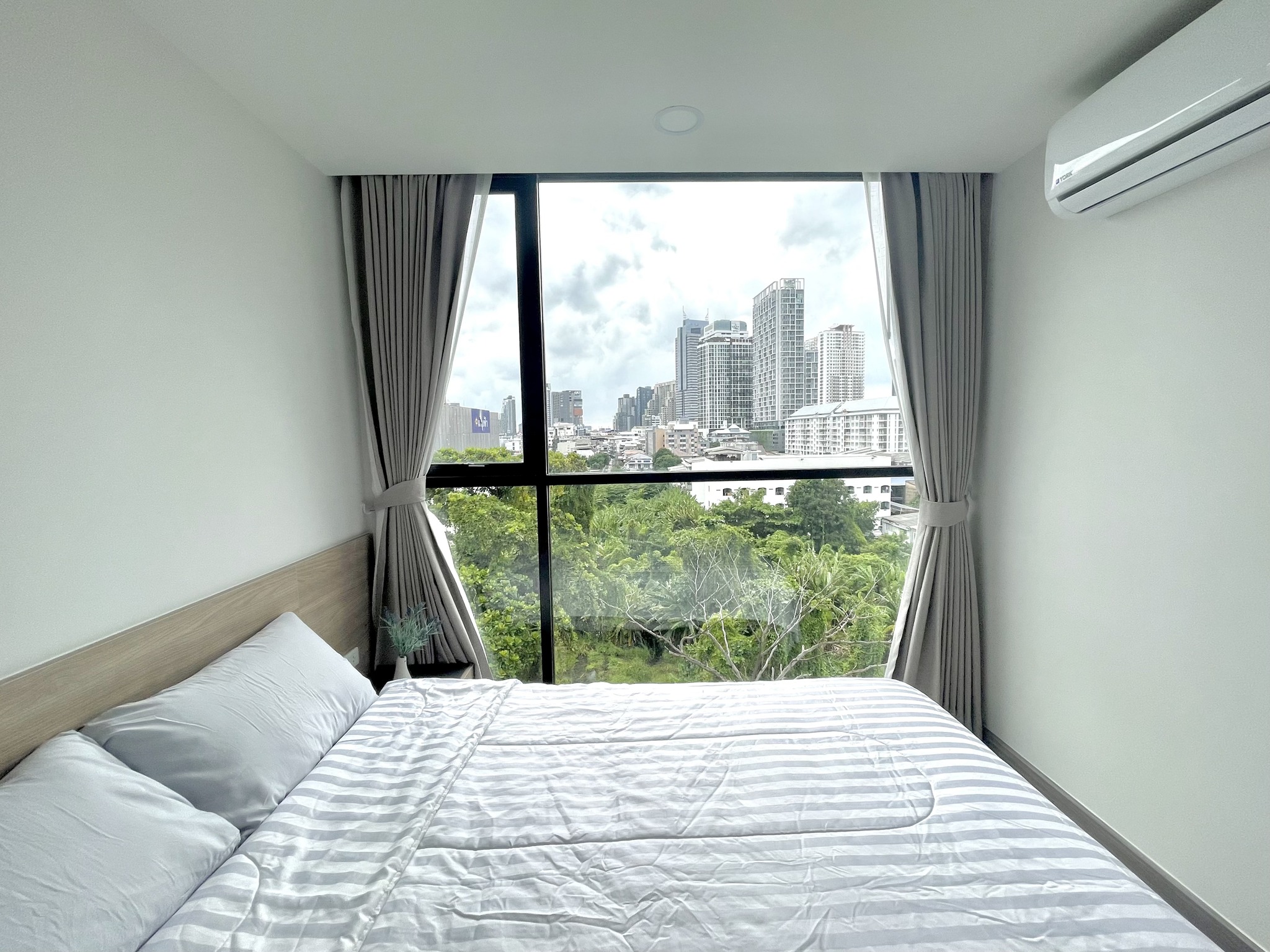 ปล่อยเช่าคอนโด Flexi Sathon - Charoennakhon (เฟล็กซี่ สาทร - เจริญนคร) - 1ห้องนอน 1ห้องน้ำ 1ห้องนั่งเล่น - ใกล้ BTS กรุงธร - ขนาดห้อง 28 ตรม. ชั้น 7 ตึก B