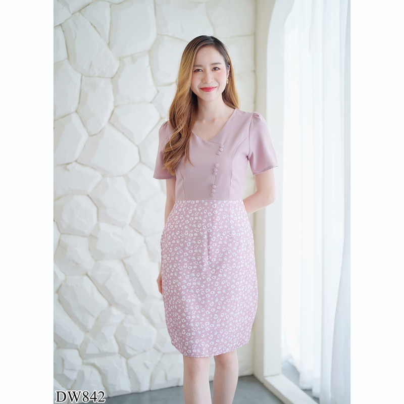 kudapy เดรสสั้นสีชมพู/สีเขียว คอวีกระโปรงลายดอก