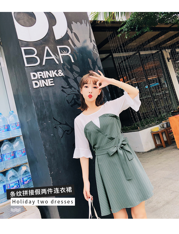 kudapy เดรสผ้าโพลีเอสเตอร์ผสมสีเขียวขี้ม้า เย็บต่อกับผ้าชีฟองเนื้อดีสีขาวช่วงหน้าอก S M