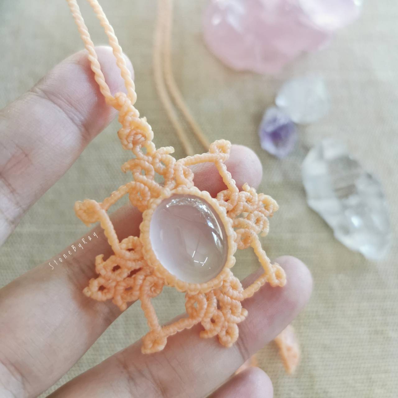 สร้อยคอเชือกถักจี้หินโรสควอตซ์ Rose Quartz