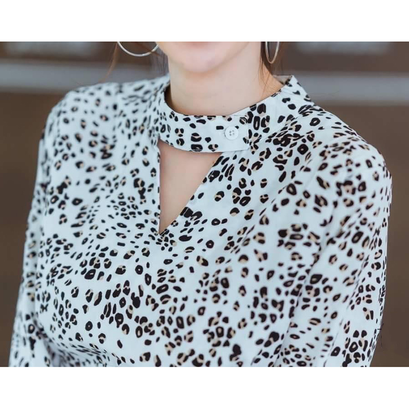 kudapy เดรสยาวสีขาว/ดำ แขนยาวพิมพ์ลายดีไซส์สวย ดีเทลคอปาด ตัวกระโปรงพริ้วๆ ลายผ้าคมชัด ใส่สบาย