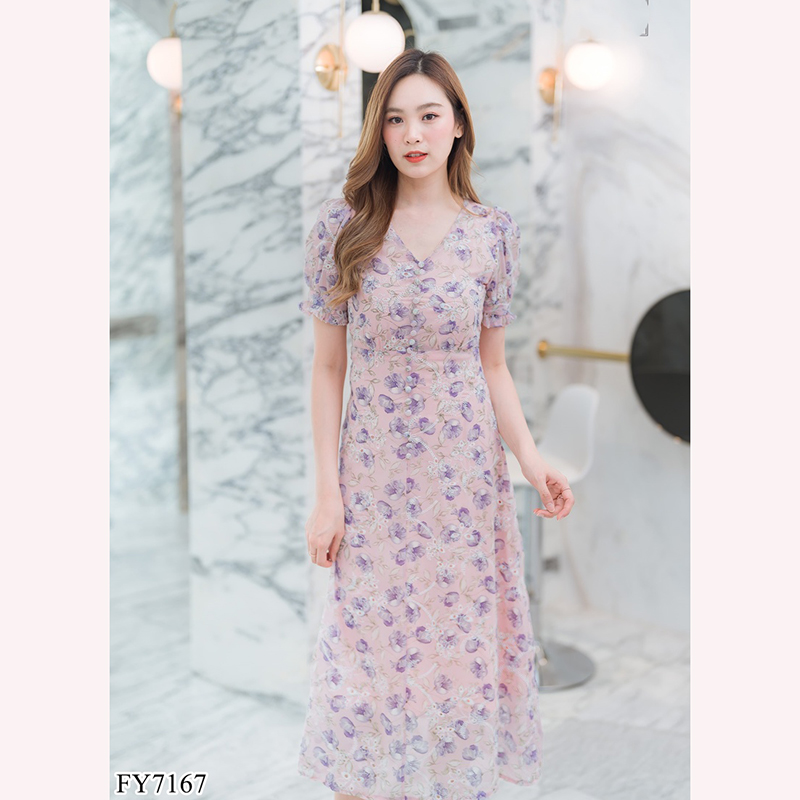 kudapy เดรสยาวสีชมพู/สีฟ้า/สีขาว ลายดอกผ้าปักสวยใส่สบายดูดีน่ารักมากๆ