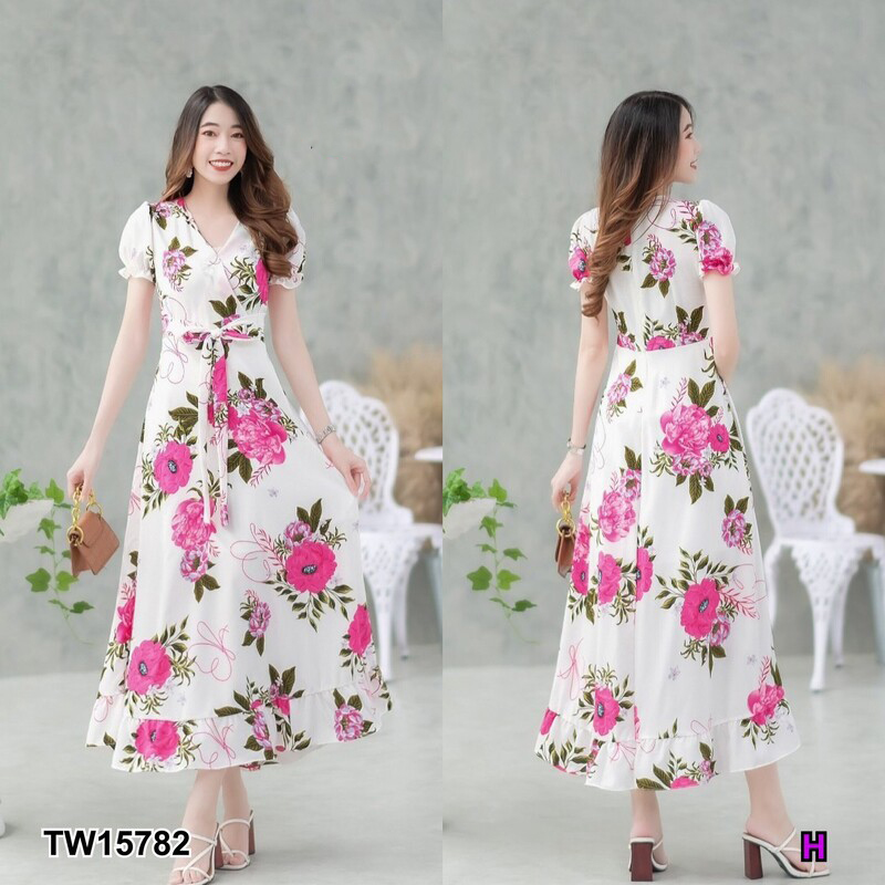 kudapy Maxi Dress แม็กซี่เดรส สีชมพู ฟ้า เหลือง จำนวนคอวีแขนตุ๊กตา ผ้าไหมอิตาลี่ พิมลายดอกไม้ ชายเดรสแต่งระบาย