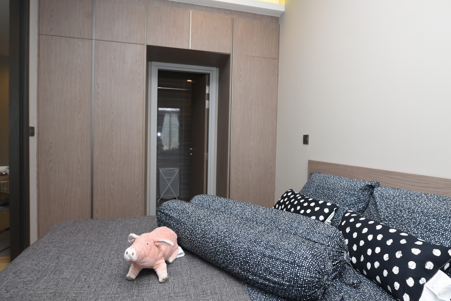 คนรักสัตว์ ต้องที่นี้เลย M Jatujak (เอ็ม จตุจักร)ให้เช่าห้องน่าอยู่มาแต่ตัวได้เลย สอบถามแอด Line ID : Smile-easy