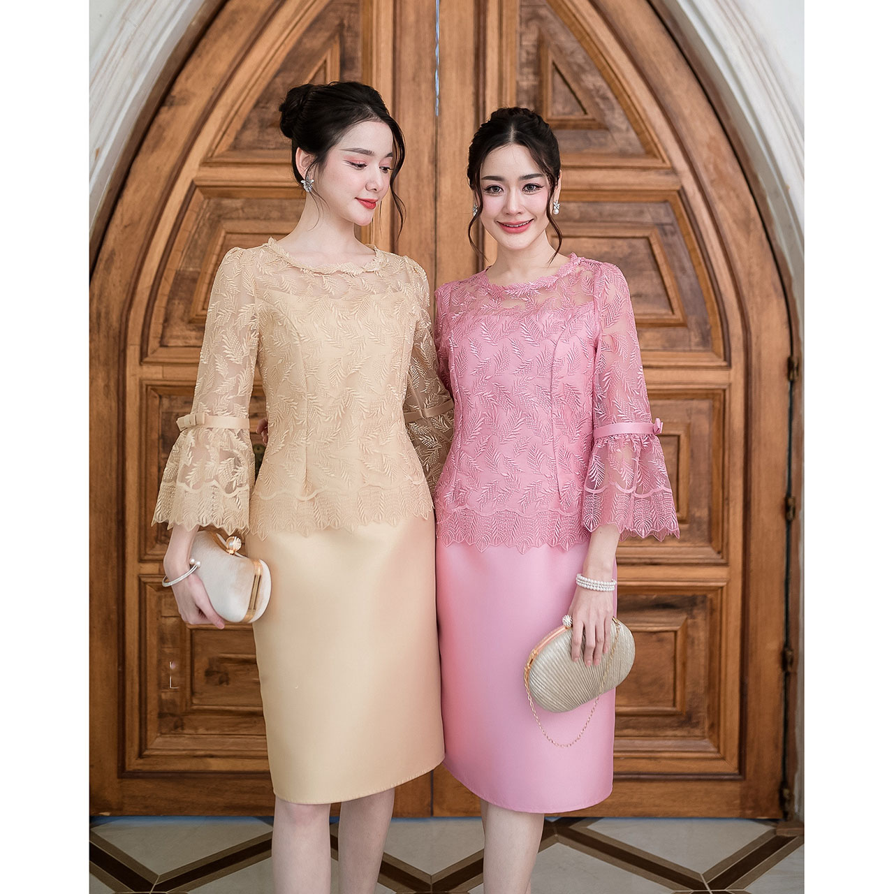 kudapy เดรสสั้นสีทูโทน(ชมพูอ่อน/ขาว)/สีชมพู/สีเหลืองทอง ผ้าไหมแขนยาวระบาย เป็นงานผ้าตาข่ายปักลาย ลายเรียบหรูลายใบไม้เรียงรายสวยงาม