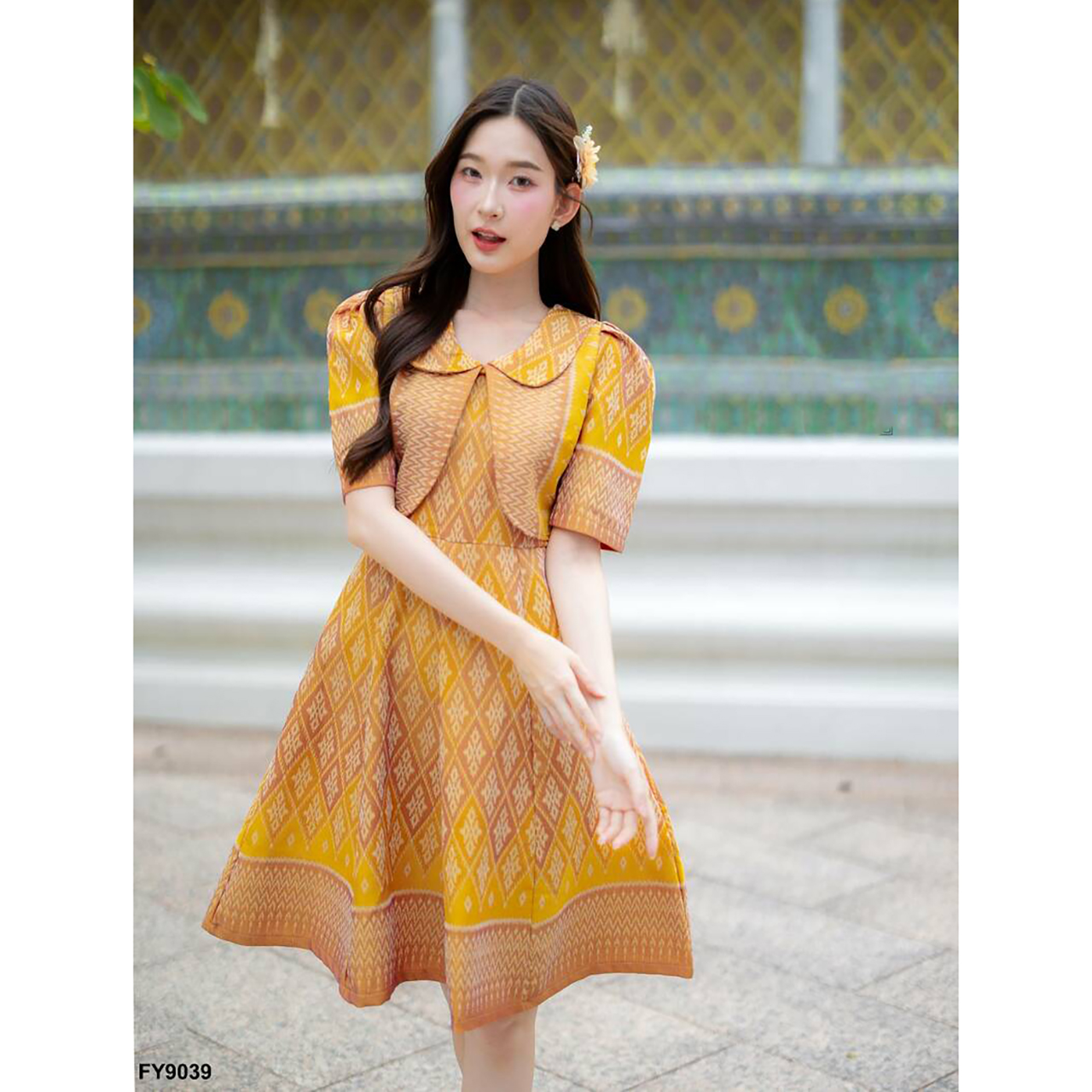 kudapy เดรสสั้นสีเหลือง ผ้าไทยกั๊กคอบัวใส่ทำงาน ออกงานสวยดูดี