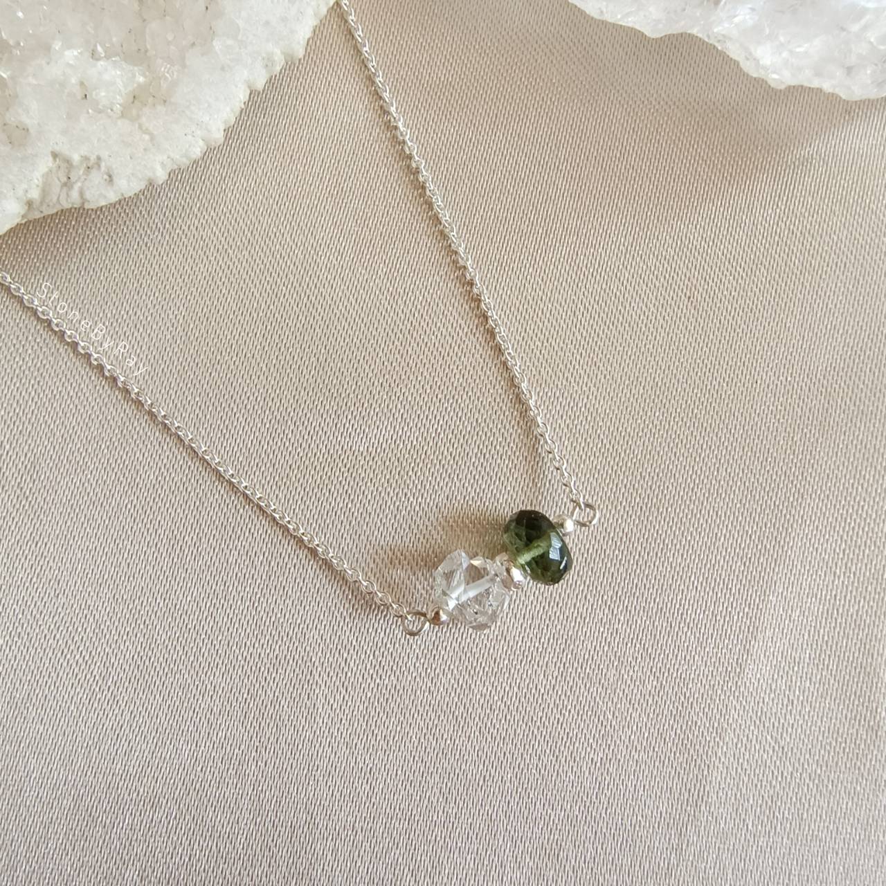 สร้อยคอเงินจี้สะเก็ดดาวโมดาไวต์กับเฮอร์คิเมอร์ไดม่อน Moldavite+Herkimer Diamond