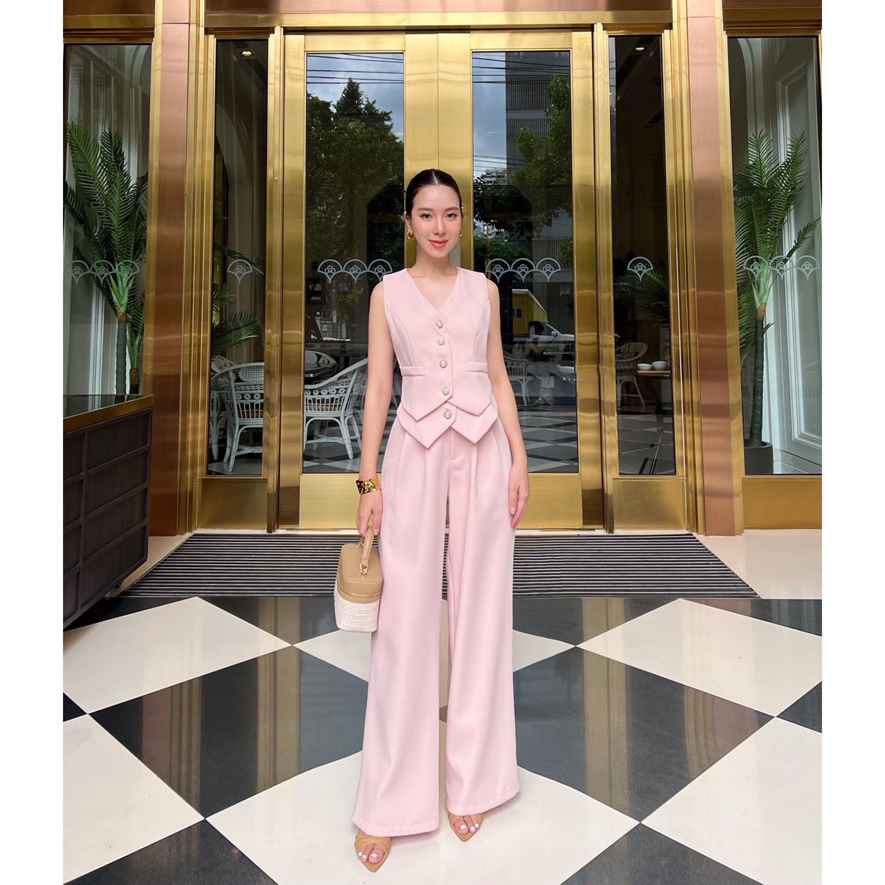 kudapy เซ็ทเสื้อแขนกุดทรง vest เย็บดับเบิ้ล 2 ชั้น กางเกงขายาวทรงปล่อย ตัวเสื้อแต่งกระดุมจริงปลายทรงแหลม