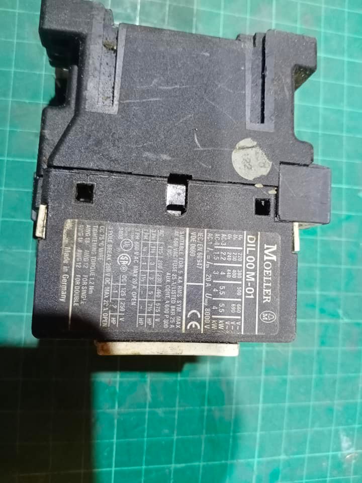 MOELLER DIK00M-01 coil 110vac ทนกระแสได้สูงสุด 20A MAGNETIC CONTACTOR
