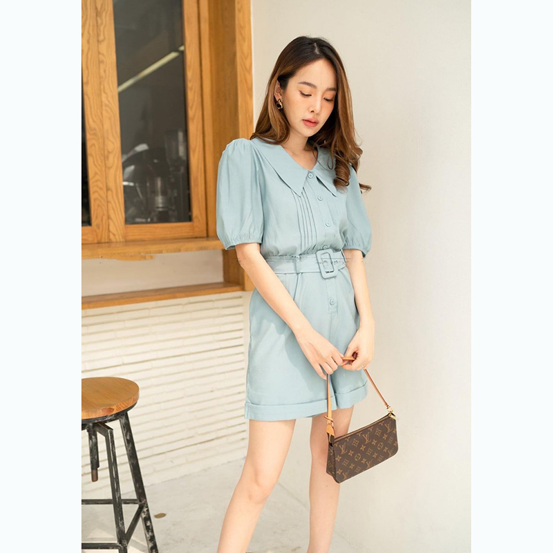 kudapyจั๊มสูทขาสั้นสีเหลือง/ฟ้า/ดำ/ขาว ดีไซน์น่ารักมากๆ เลยค่ะ รุ่นนี้ ดีไซน์ตีเกร็ดหน้า