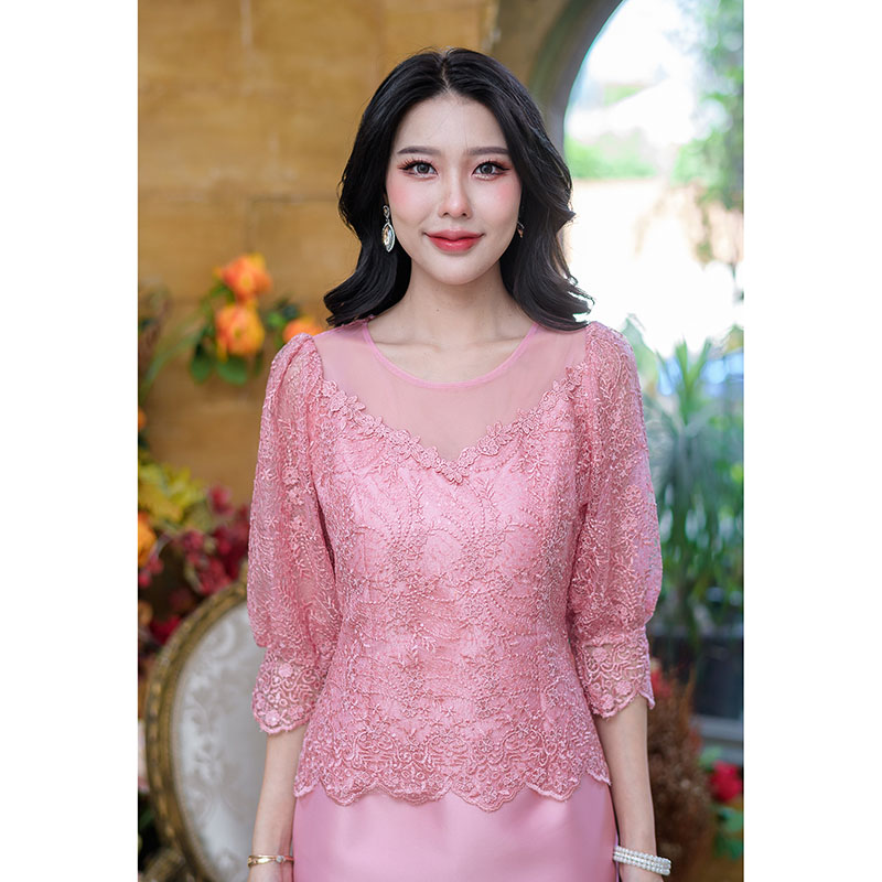 kudapy เดรสสั้นสีน้ำตาลทอง/สีชมพู ลูกไม้เงาปักลายผสมเลื่อมหรูหรา ดีไซน์สวย ด้านบนเป็นเสื้อด้านล่างผ้าไหมญี่ปุ่น แต่เป็นเดรสชิ้นเดียว