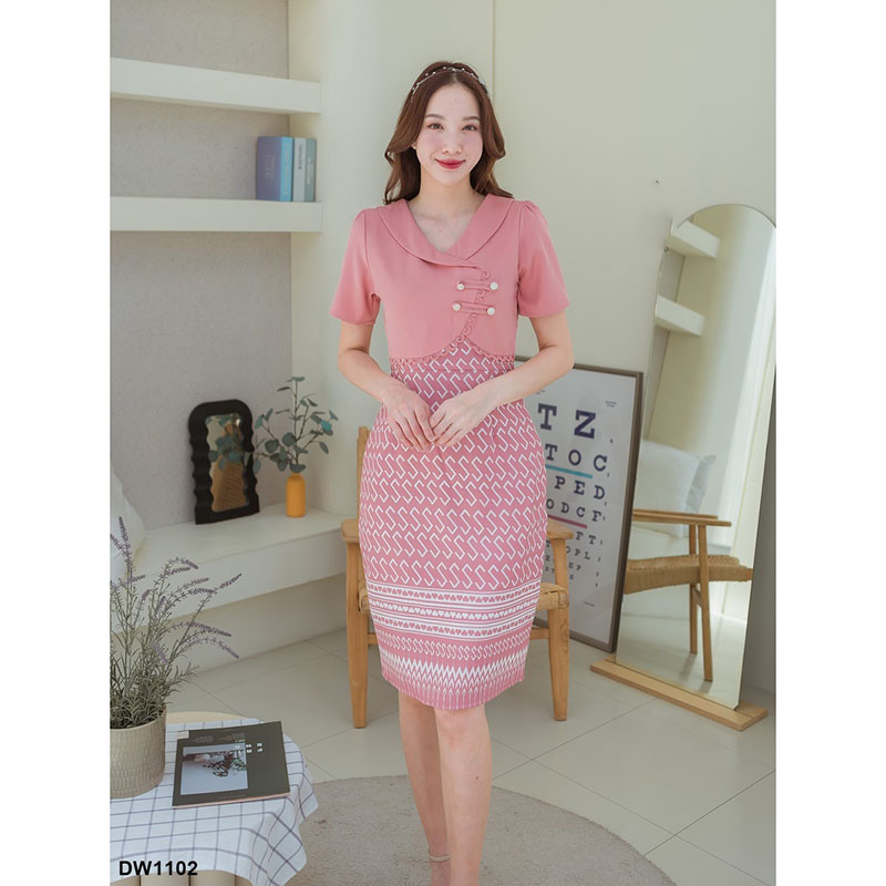 kudapy เดรสสั้นสีฟ้า/สีชมพุ/สีเขียว กั๊กผ้าไทยลายขอ+แต่งกระดุมมุก 4 ชิ้น