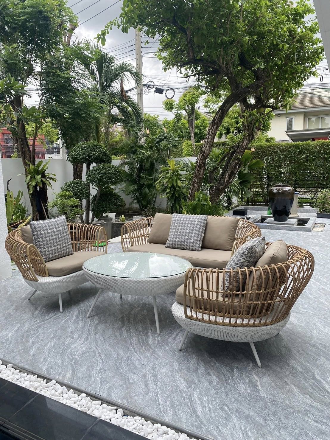 หมู่บ้าน Noble Tara Pattanakarn (โนเบิล ทารา พัฒนาการ) บ้านเดี่ยวขนาดใหญ่2ชั้นหลังมุม โซนพื้นที่ ARL MRT หัวหมาก ให้เช่าและขายห้อง เนื้อที่ 134 ตารางวา พื้นที่ใช้สอย 550 ตารางเมตร 5 ห้องนอน 6 ห้องน้ำ 1 ห้องนั่งเล่น