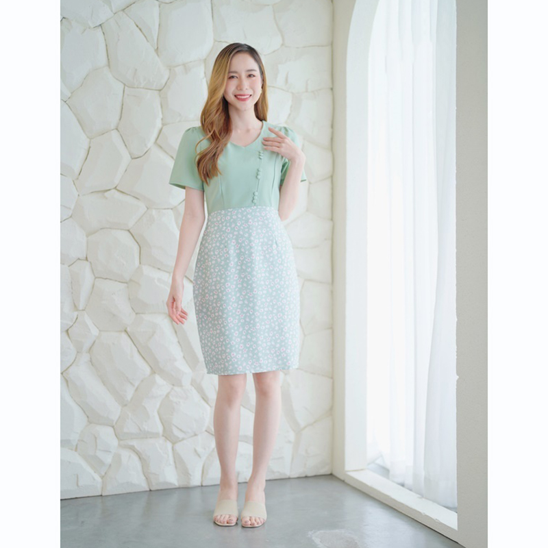 kudapy เดรสสั้นสีชมพู/สีเขียว คอวีกระโปรงลายดอก