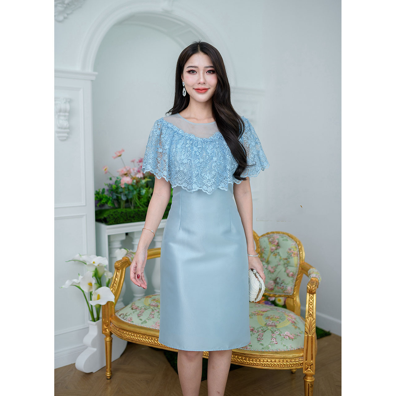 kudapy เดรสสั้นสีชมพูบานเย็น/สัฟ้า ผ้าไหมคลุมไหล่เป็นผ้าปักดอกไม้ปักด้วยเลื่อมโทนสีเดียวกับชุด