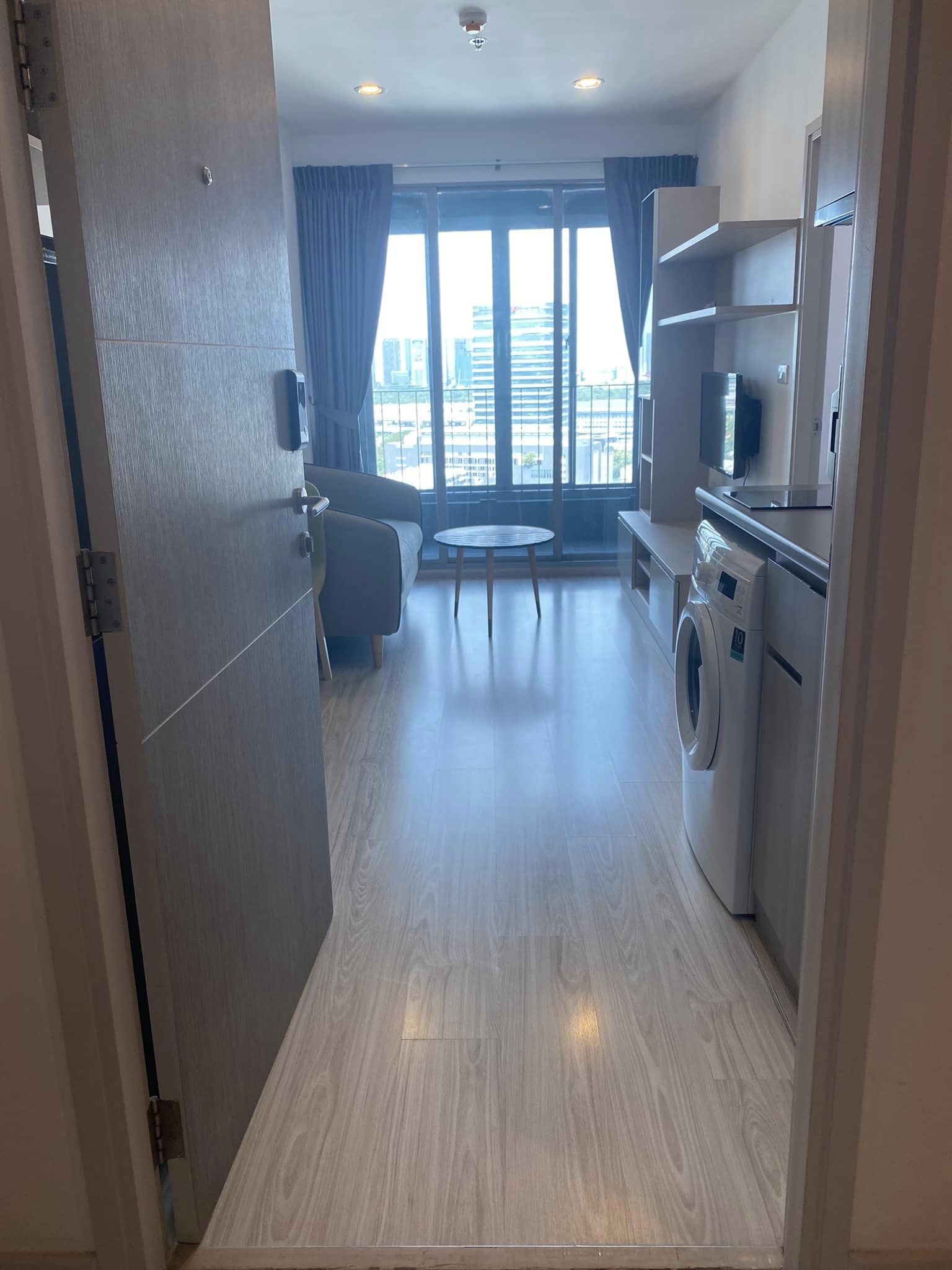 ให้เช่าคอนโด ไอดีโอ โมบิ บางซื่อ แกรนด์ อินเตอร์เชนจ์ (IDEO Mobi Bangsue Grand Interchange ) - ห้องแบ่งเป็นสัดส่วน 1ห้องนอน เครืองใช้ไฟฟ้าครบ - การเดินทาง: ใกล้ MRTเตาปูน, MRT บางซื่อ