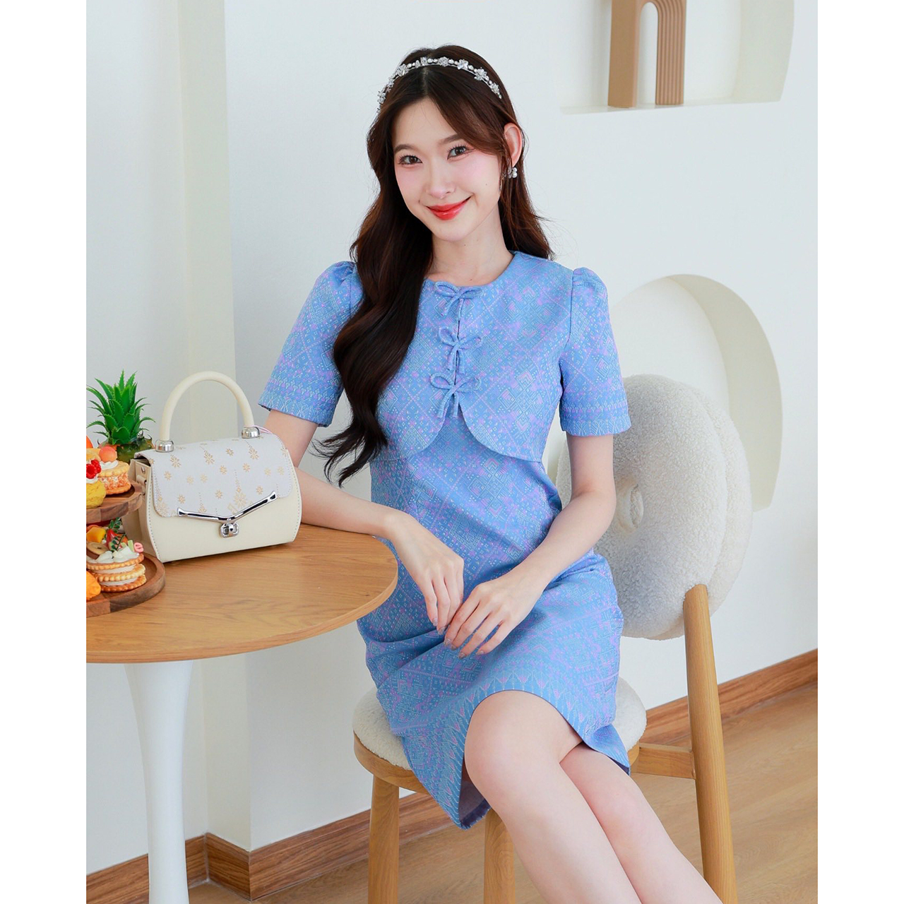 kudapy เดรสสั้นส ผ้าไทยทอลายเสื้อทรงกั๊กกระดุมโบว์