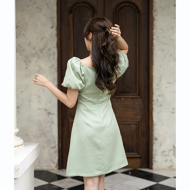 kudapy เดรสสั้นสีชมพู/สีเขียวมัทฉะ/สีครีม แขนตุ๊กตาคอวีไปเดท ไปทำงาน ลุค 2 ดึงแขนเสื้อลงมาปาดไหล่ ใส่ไปปาร์ตี้ ชิคๆ