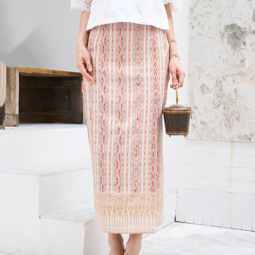 kudapy ชุดผ้าไหมแพรทิพย์สีขาว แต่งลูกไม้ฝรั่งเศส ชุดไปวัด ทำบุญ