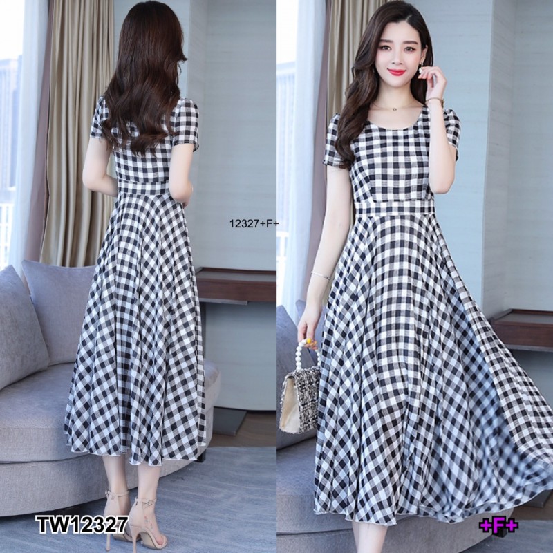 kudapy เดรสยาวสีดำ กรมท่า แดง คอกลมแขนสั้น ผ้าทอลายสก็อต กระโปรงยาวปล่อยระบาย มีซิปหลัง