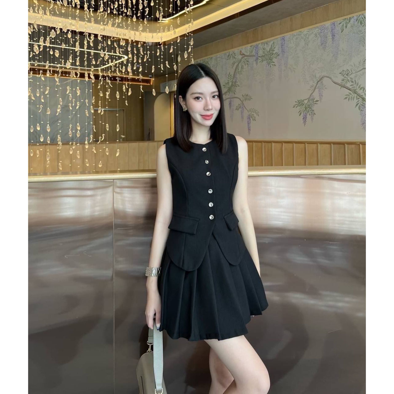 kudapy ชุดเซ็ทสีดำ/สีเทา/สีขียว/สีชมพู เสื้อแขนกุด+กระโปรง set เสื้อแขนกุด แต่งกระดุมจริงด้านหน้า