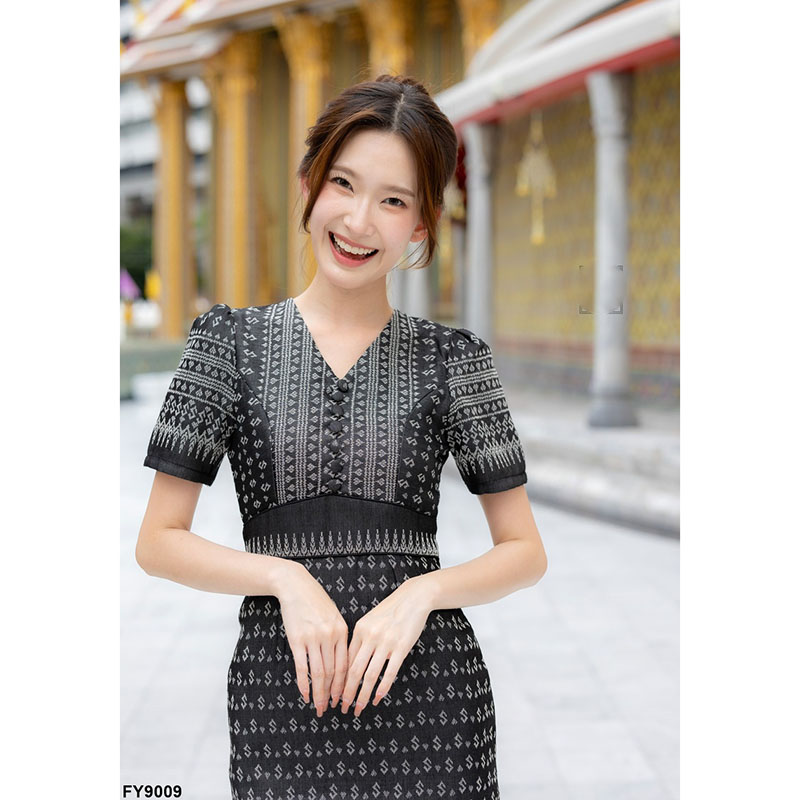 kudapy เดรสสั้นสีกรม/สีดำ ผ้าไทยคอวีลายขอเล็ก ใส่ทำงาน ไปงานวัดสวยดูดี