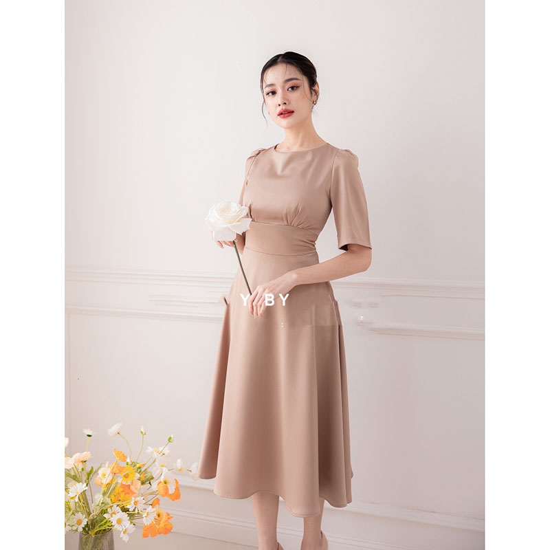 kudapy เดรสสั้นสีโอวัลติน/สีกรม/สีแดง/สีขาว กระโปรงบาน แขนสั้น ทรงรุ่นนี้ใส่แล้วสวยหวาน