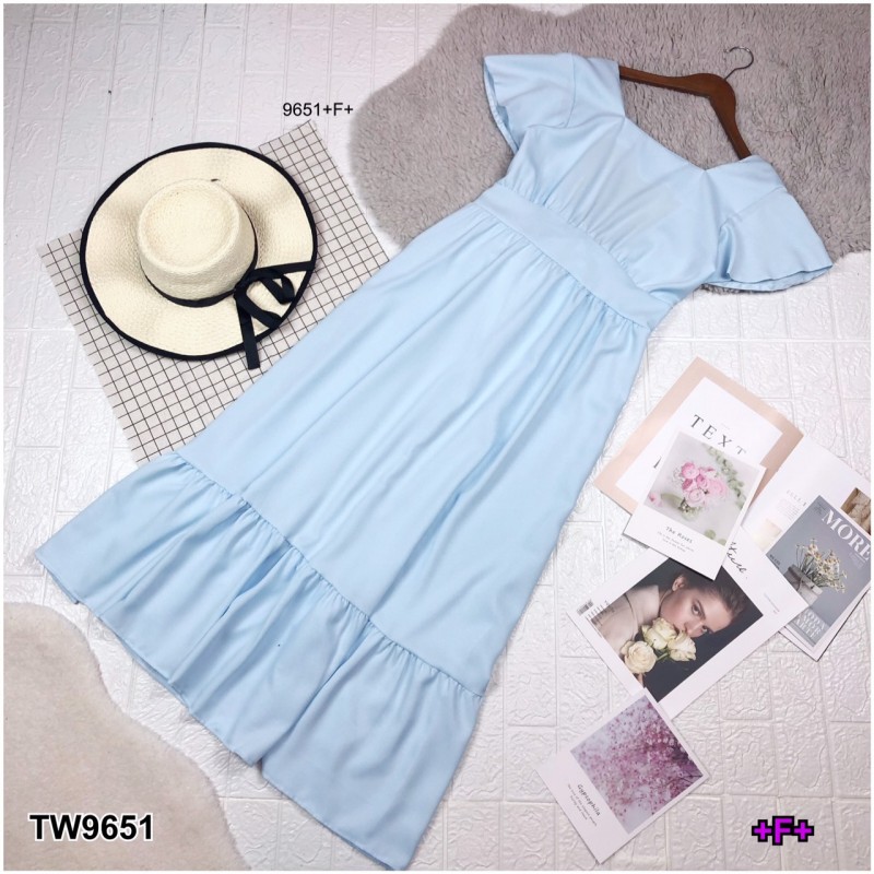 kudapy เดรสคอเหลี่ยมแขนระบาย ผ้าโฟร์เวย์สีขาว ชายเดรสปล่อยสวิง ด้านหลังแต่งผูกโบว์