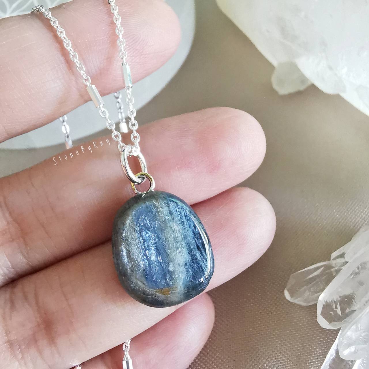 สร้อยคอเงินจี้หินไคยาไนท์ (Kyanite)