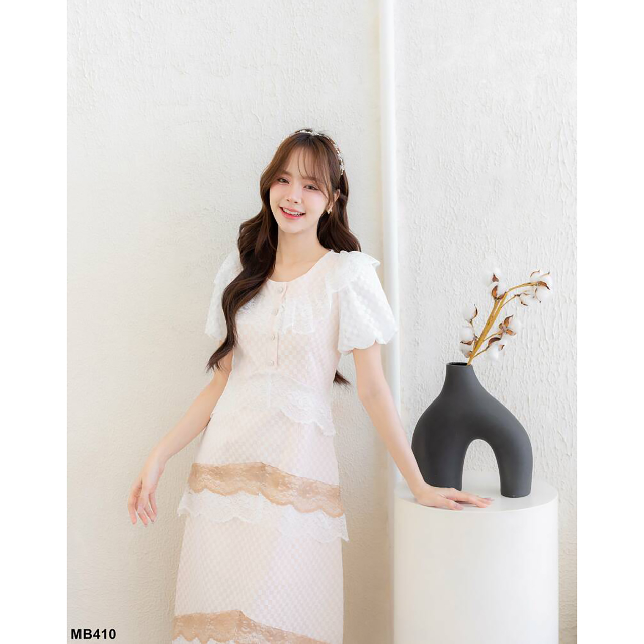 kudapy เดรสยาวสีขาว ลูกไม้ผูกคอไล่สี